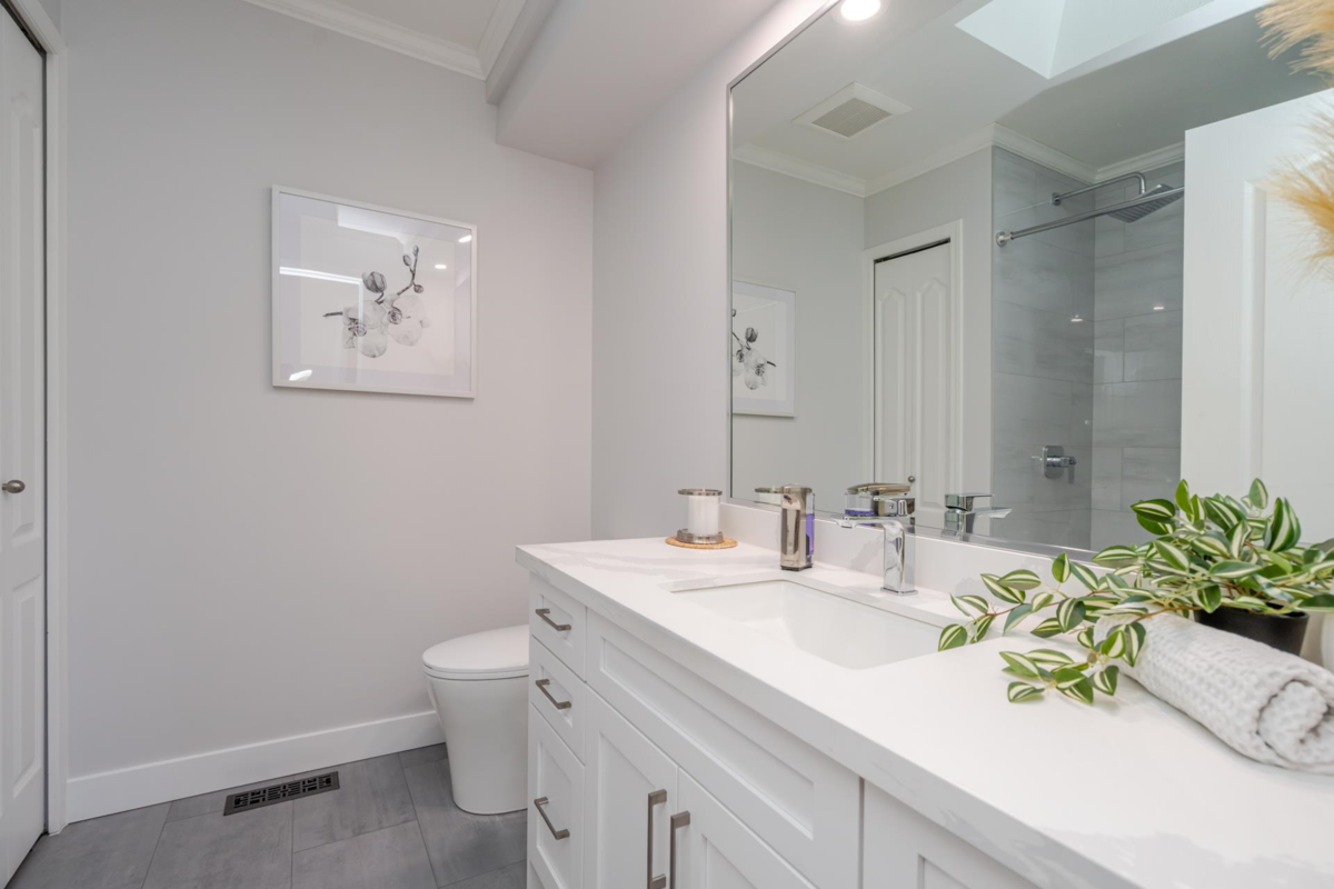 Outdoor Patio Photo of 465 Garrett Street, New Westminster, BC