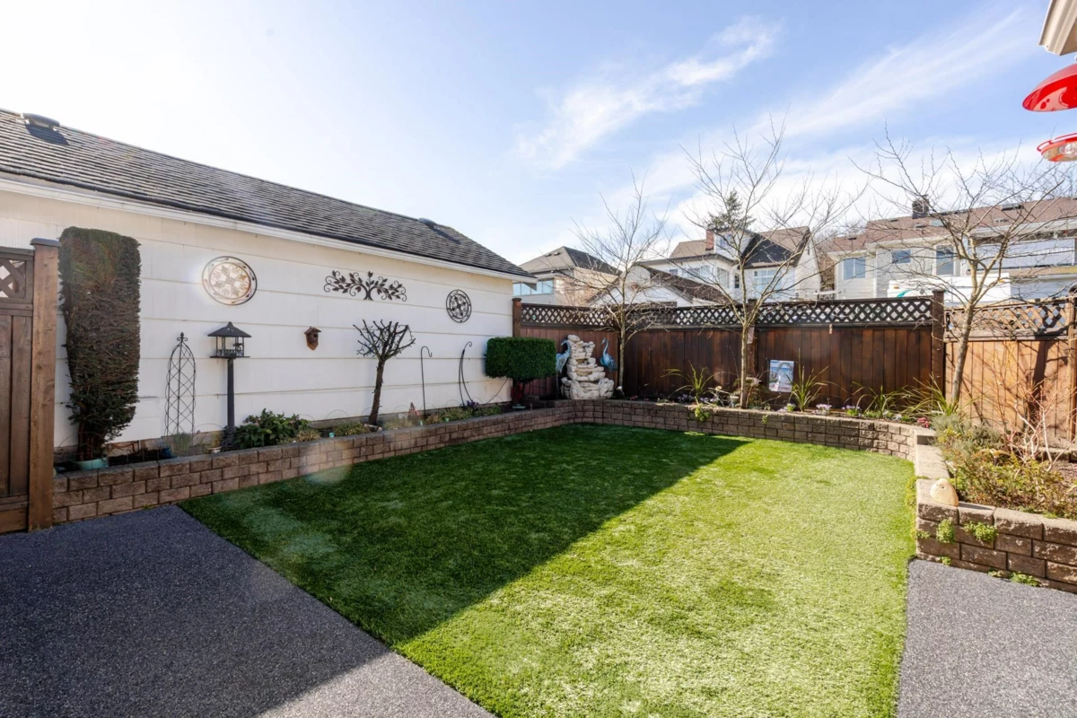 Street View Photo of 465 Garrett Street, New Westminster, BC