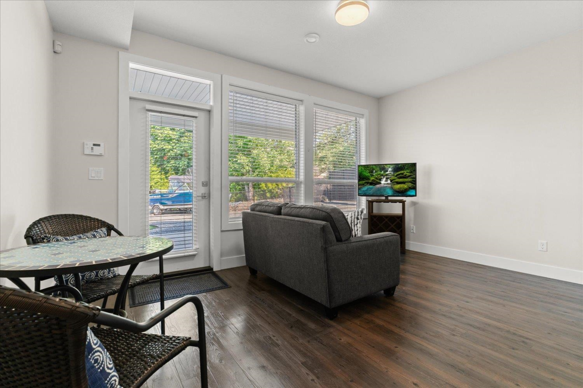 Front Yard Photo of 7569 Dickinson Place, Chilliwack, BC