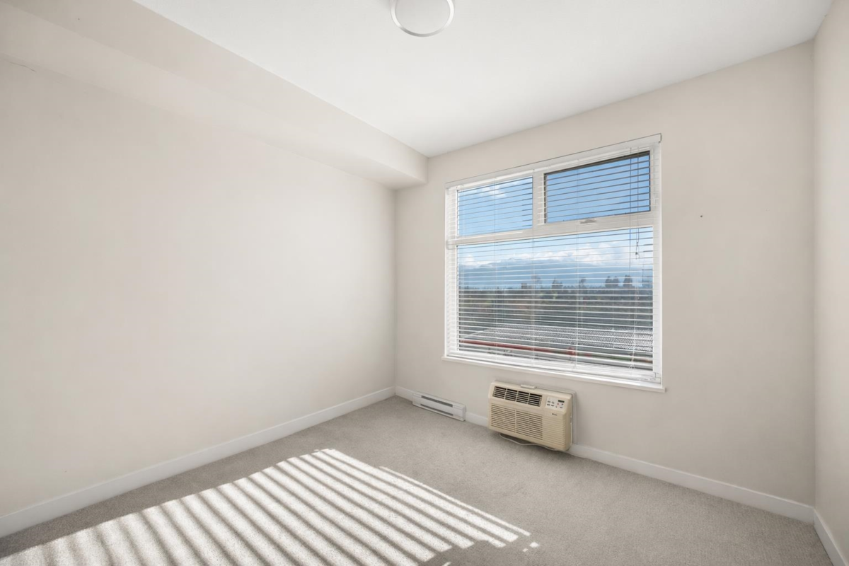 Front Yard Photo of 217 2242 Whatcom Road, Abbotsford, BC