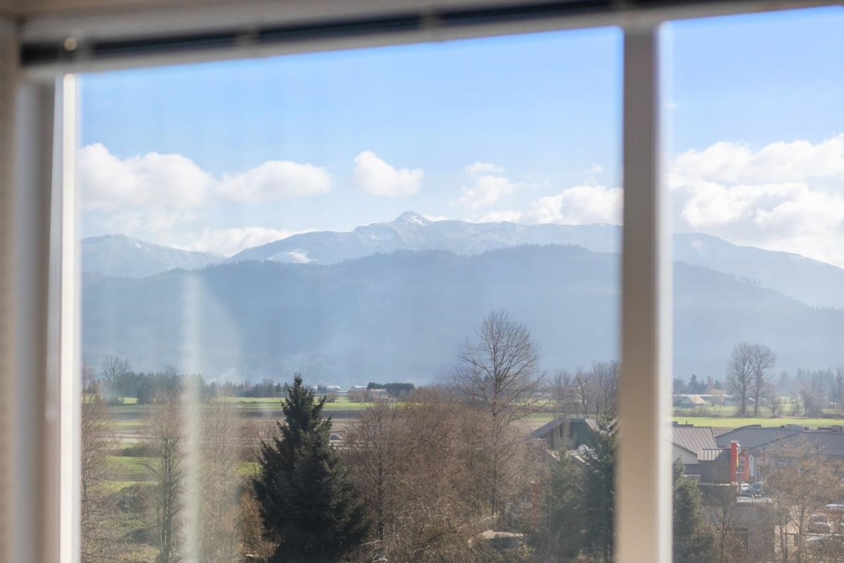 Hallway Photo of 217 2242 Whatcom Road, Abbotsford, BC