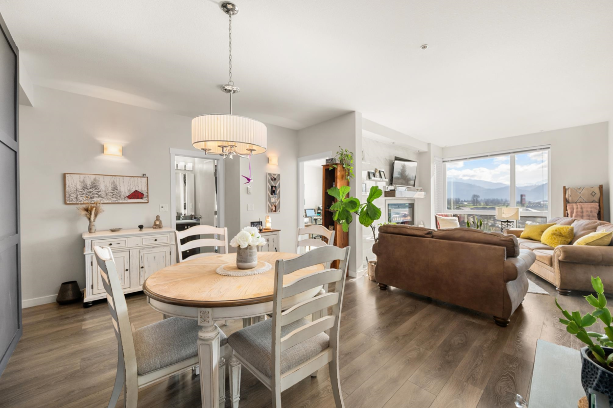 Mudroom Photo of 217 2242 Whatcom Road, Abbotsford, BC
