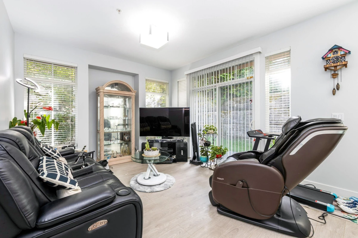 Kitchen Island Photo of 44 11860 River Road, Surrey, BC