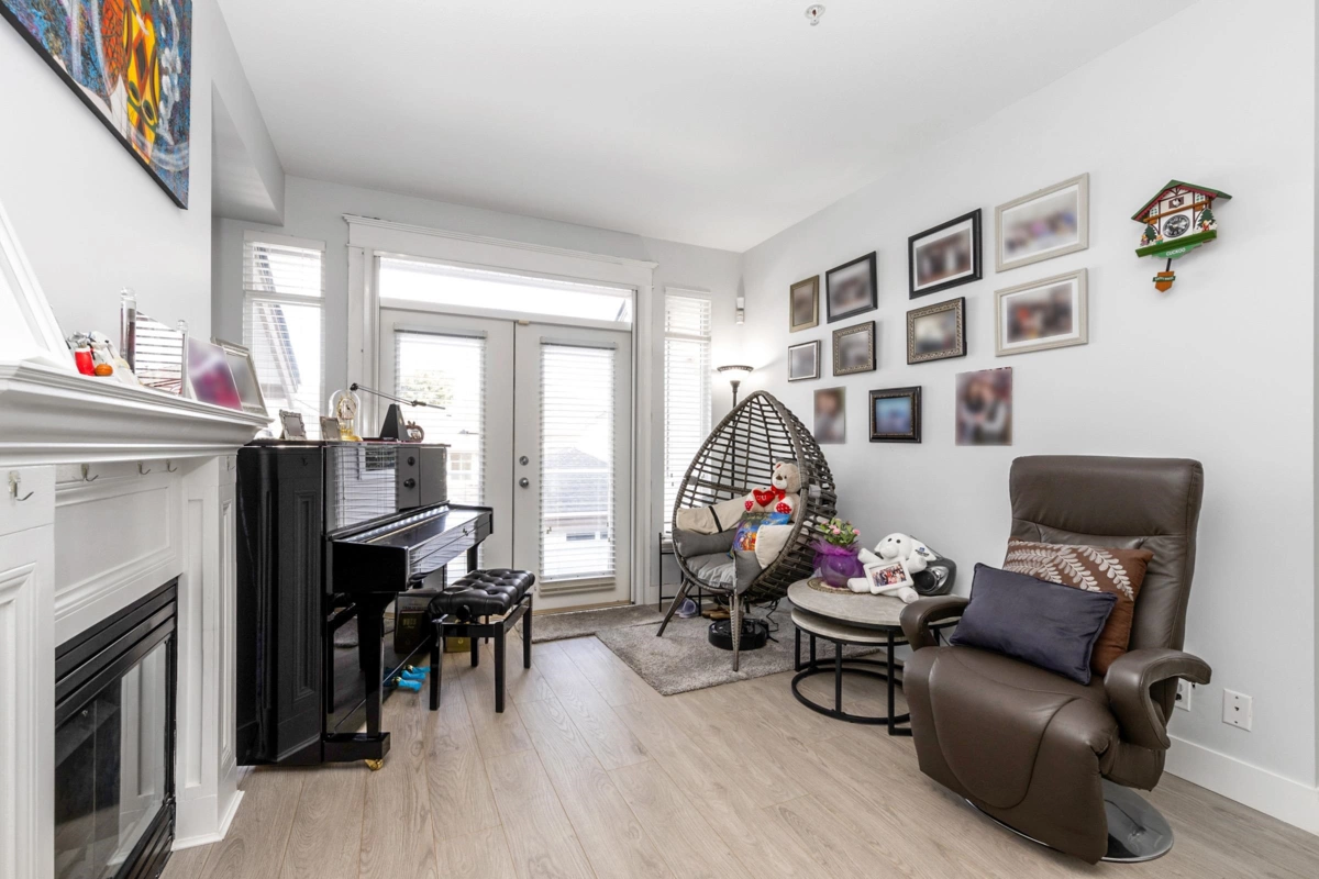 Living Room Photo of 44 11860 River Road, Surrey, BC