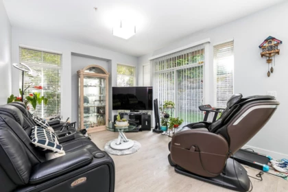 Kitchen Island Photo of 44 11860 River Road, Surrey, BC