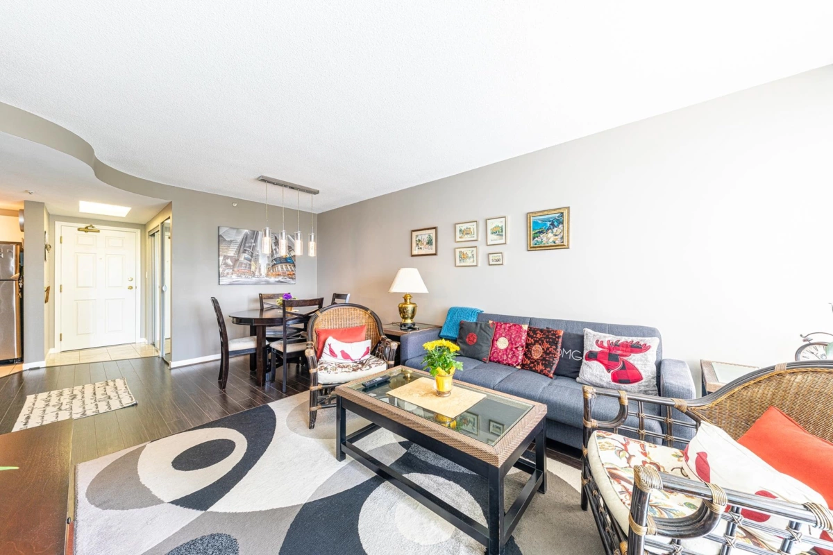 Breakfast Nook Photo of 702 13383 108 Avenue, Surrey, BC