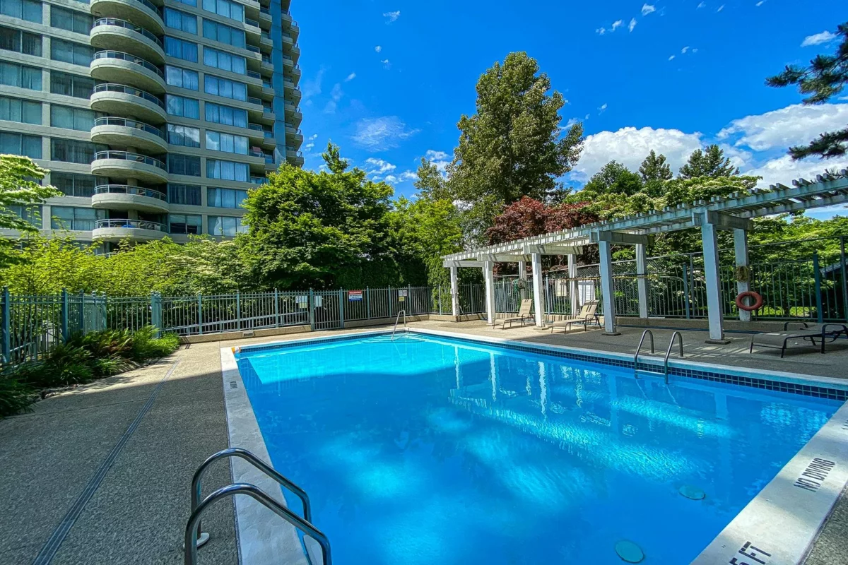 Entry Foyer Photo of 702 13383 108 Avenue, Surrey, BC