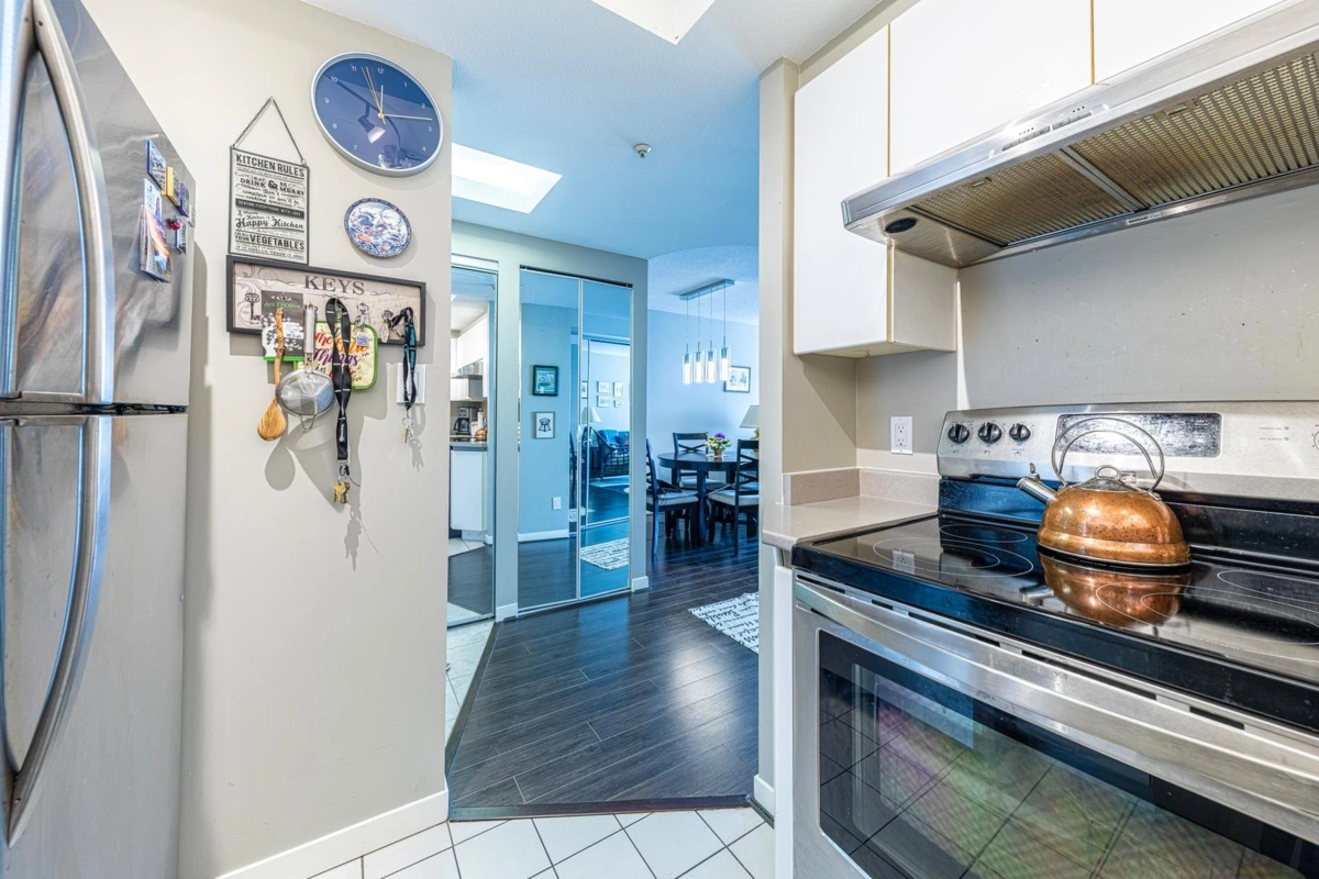 Family Room Photo of 702 13383 108 Avenue, Surrey, BC