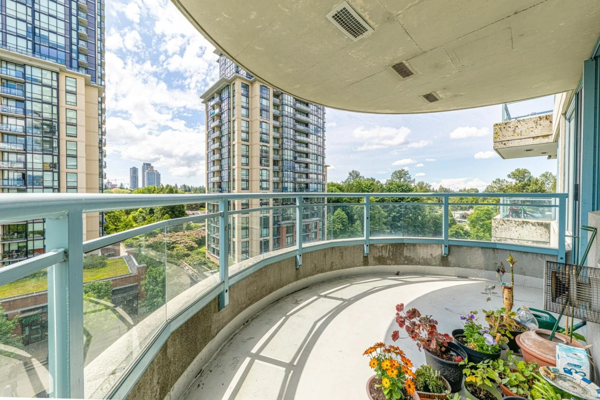 Guest Bathroom Photo of 702 13383 108 Avenue, Surrey, BC