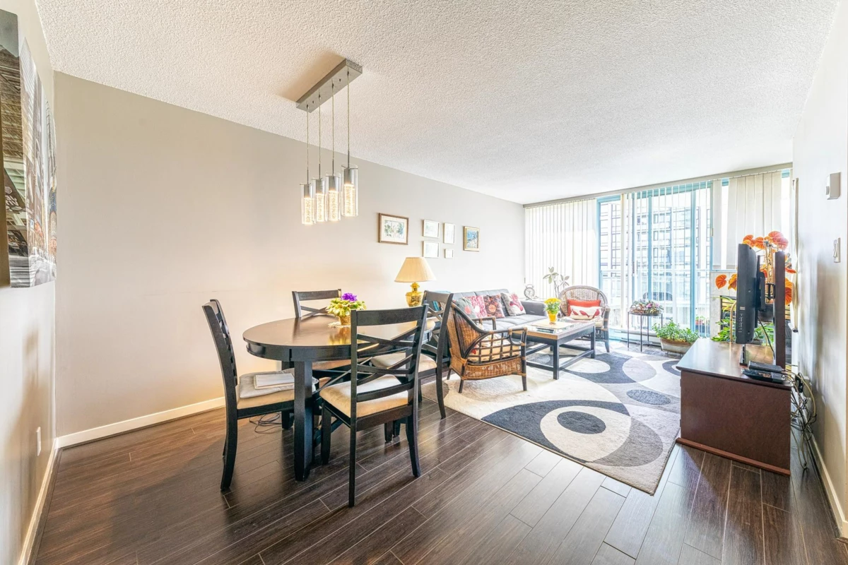 Kitchen Island Photo of 702 13383 108 Avenue, Surrey, BC