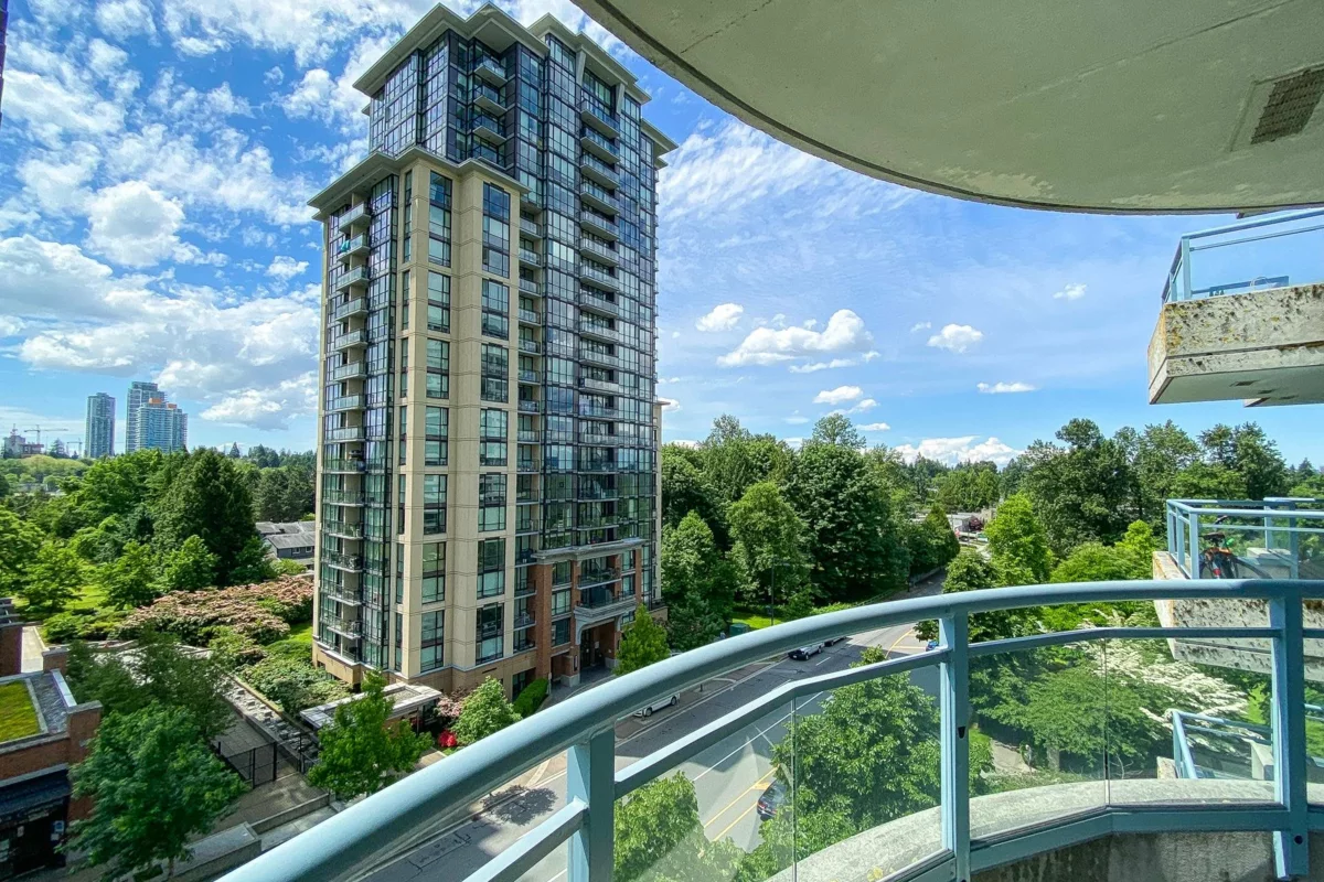 Laundry Room Photo of 702 13383 108 Avenue, Surrey, BC