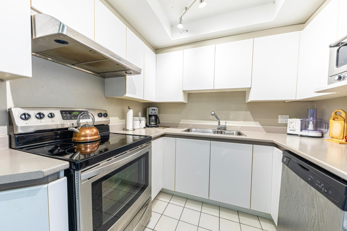 Living Room Photo of 702 13383 108 Avenue, Surrey, BC