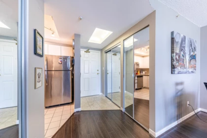 Kitchen Photo of 702 13383 108 Avenue, Surrey, BC