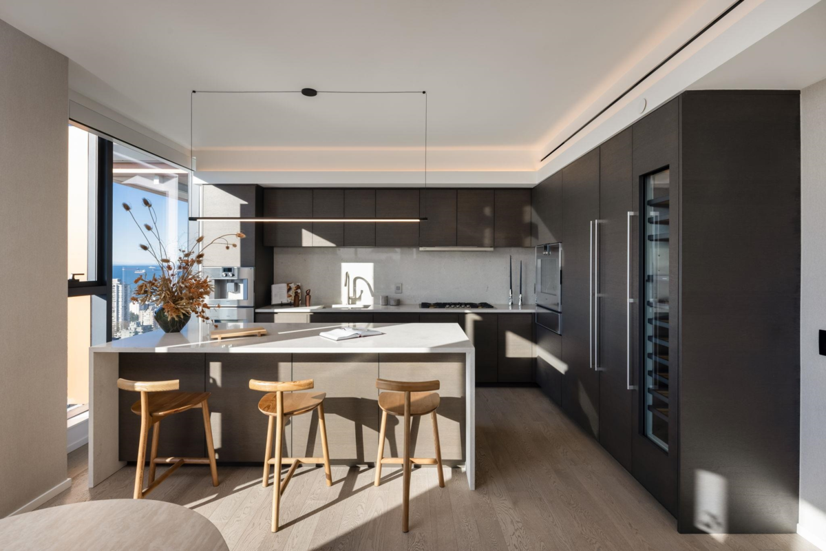 Family Room Photo of 3102 1482 Robson Street, Vancouver, BC