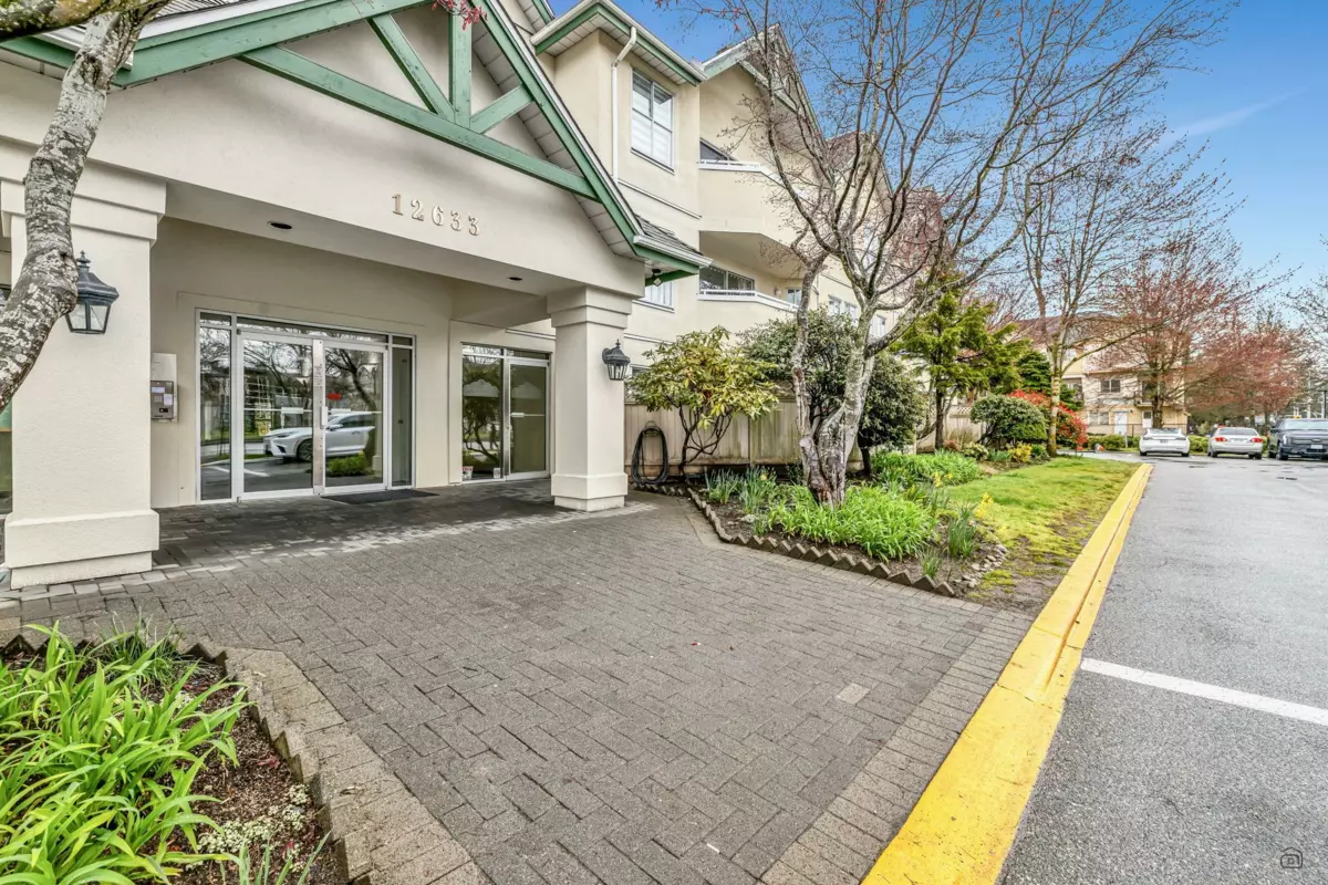 Family Room Photo of 112 12633 72 Avenue, Surrey, BC