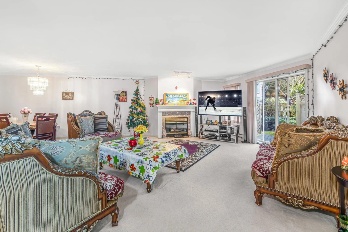 Kitchen Island Photo of 112 12633 72 Avenue, Surrey, BC