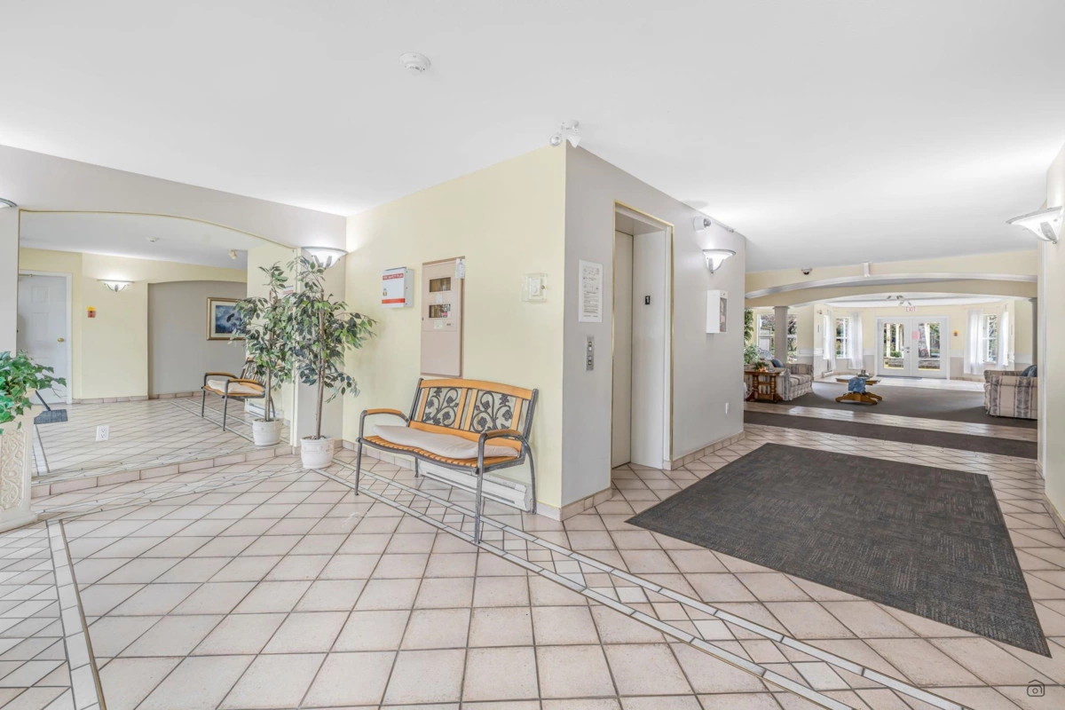 Kitchen Photo of 112 12633 72 Avenue, Surrey, BC