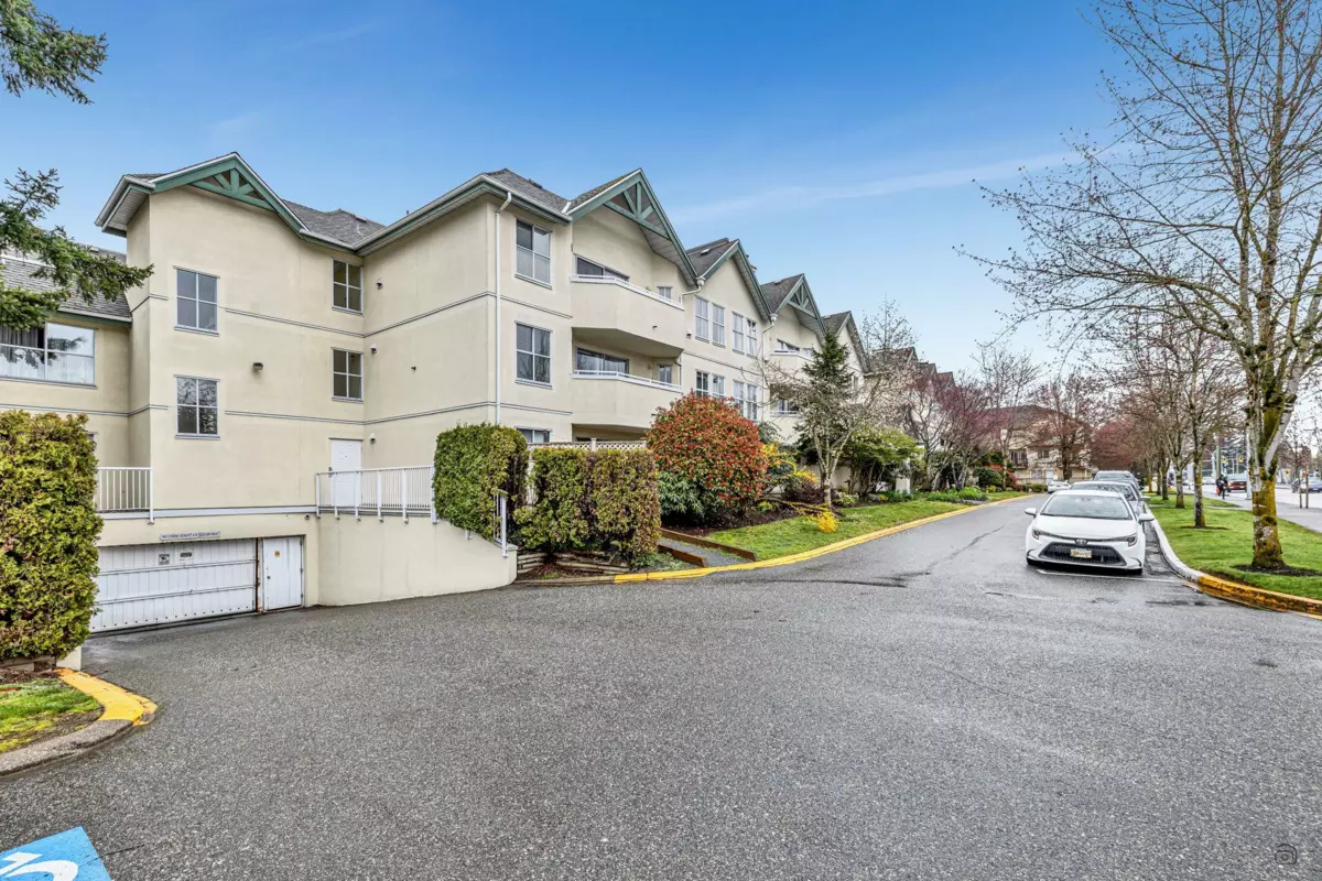 Living Room Photo of 112 12633 72 Avenue, Surrey, BC