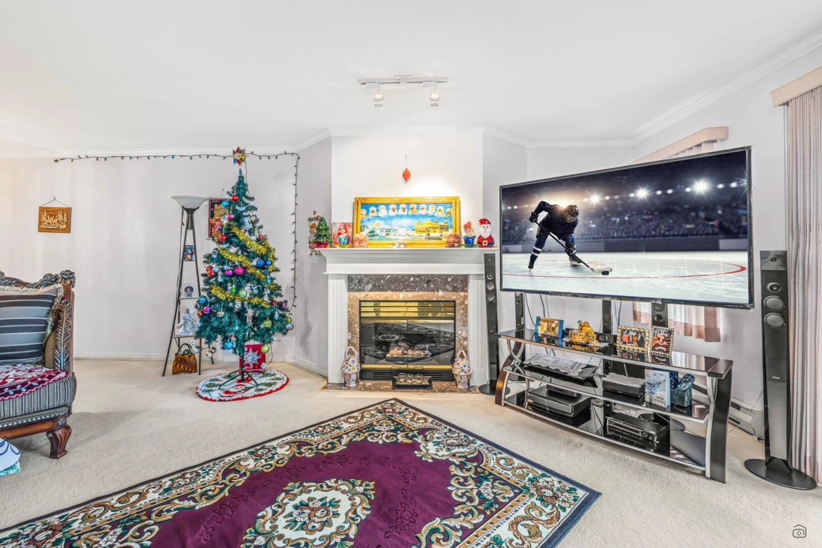 Primary Bathroom Photo of 112 12633 72 Avenue, Surrey, BC