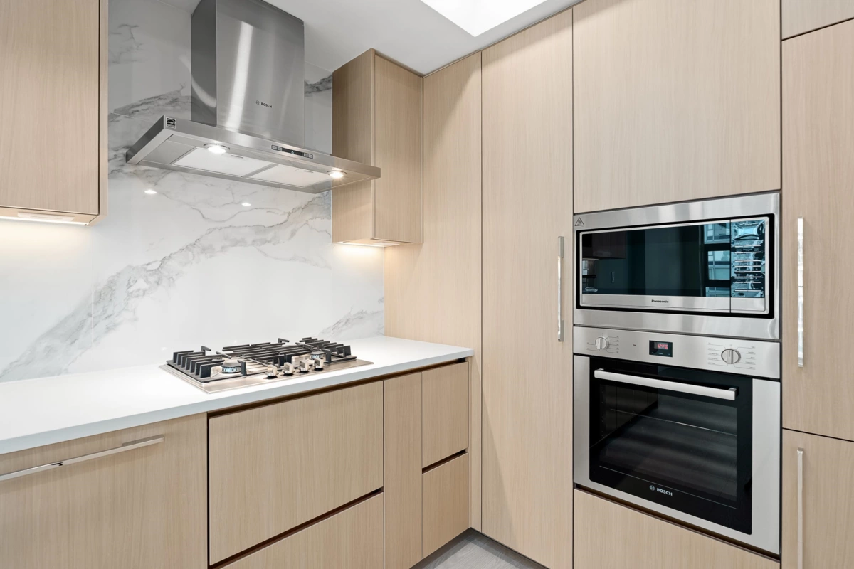 Kitchen Photo of 1208 13778 100 Avenue, Surrey, BC