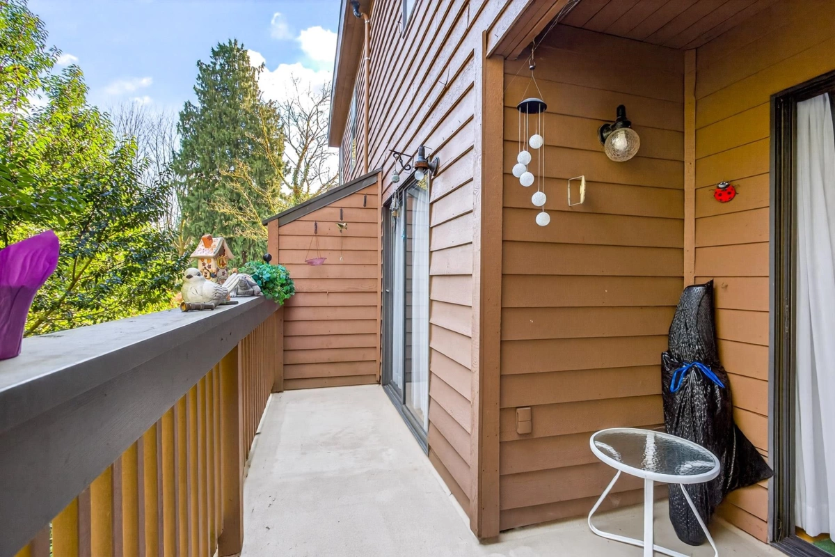 Breakfast Nook Photo of 504 Cardiff Way, Port Moody, BC
