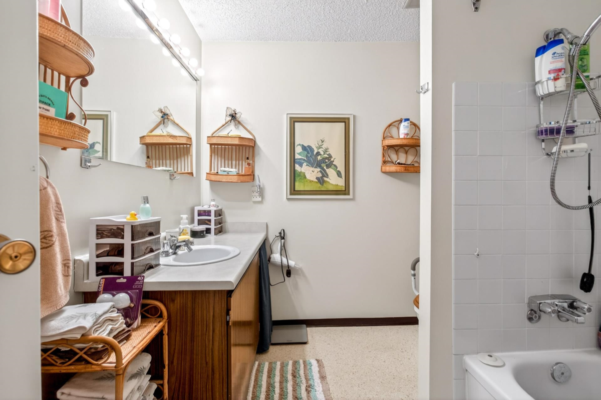 Guest Bathroom Photo of 504 Cardiff Way, Port Moody, BC