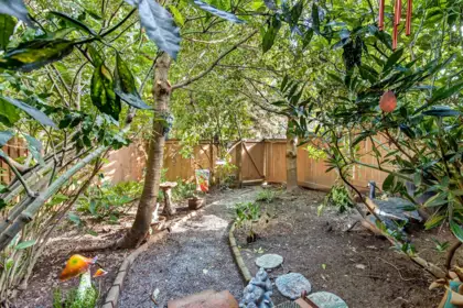 Hallway Photo of 504 Cardiff Way, Port Moody, BC
