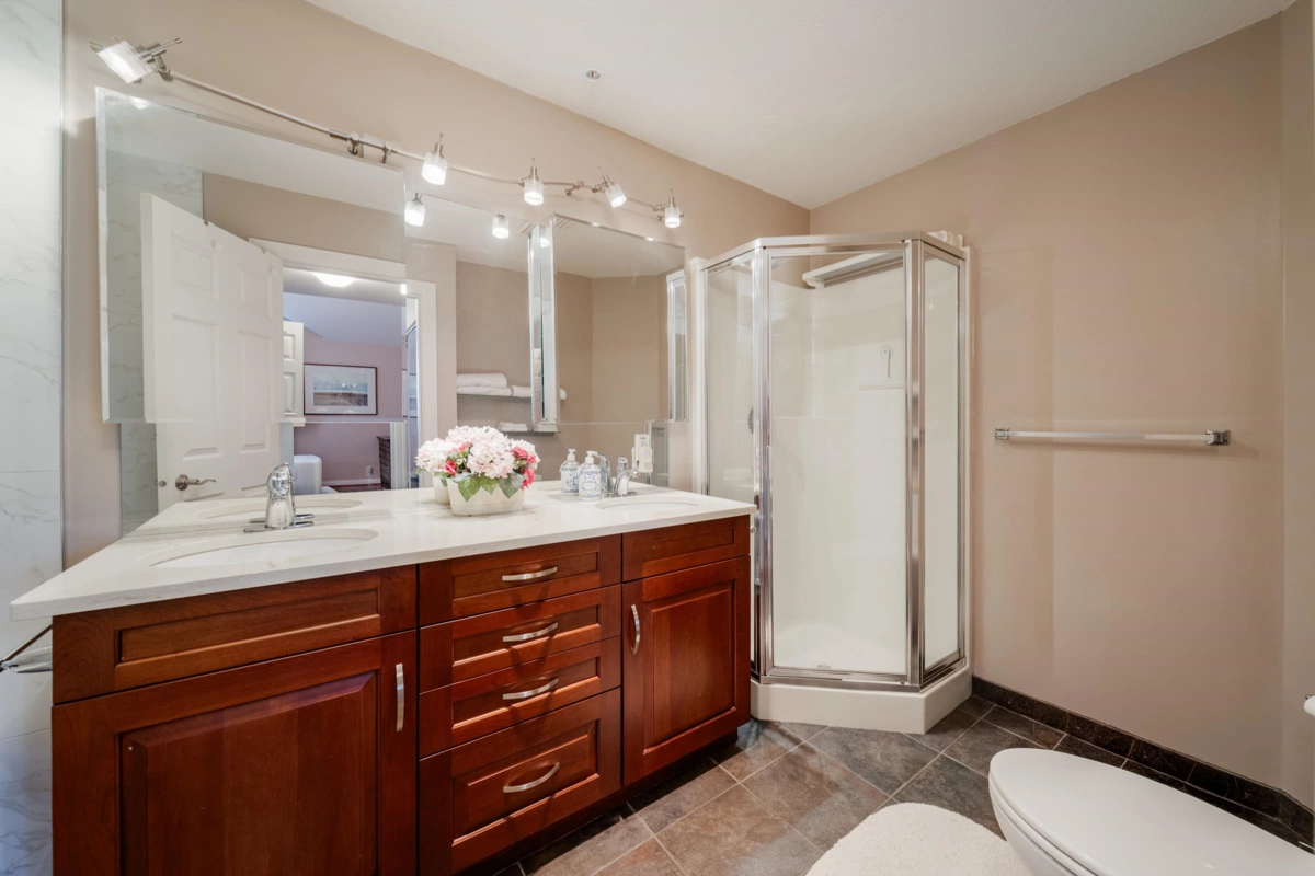 Entry Foyer Photo of PH3 865 W 15 Avenue, Vancouver, BC
