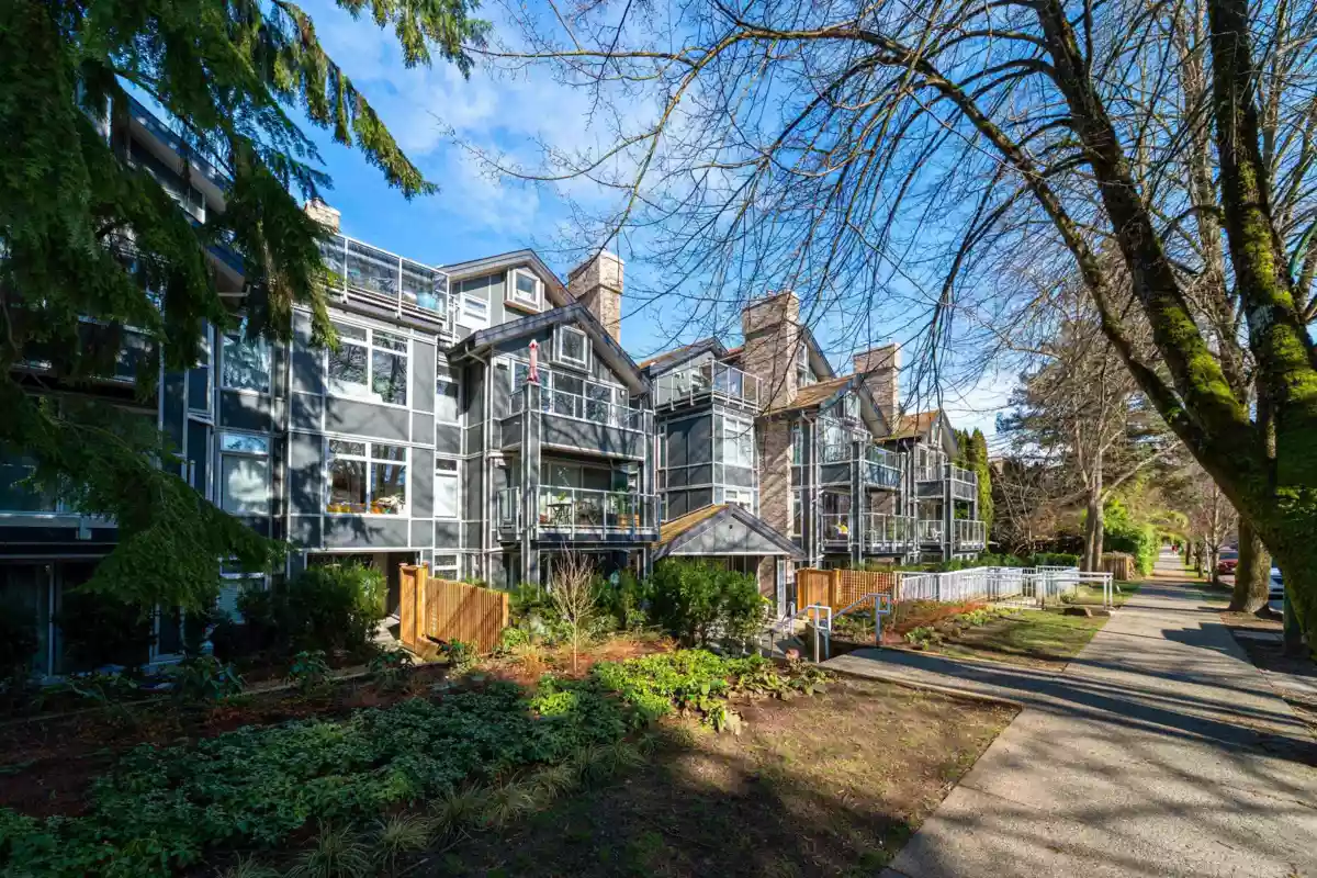 Exterior Front Photo of PH3 865 W 15 Avenue, Vancouver, BC