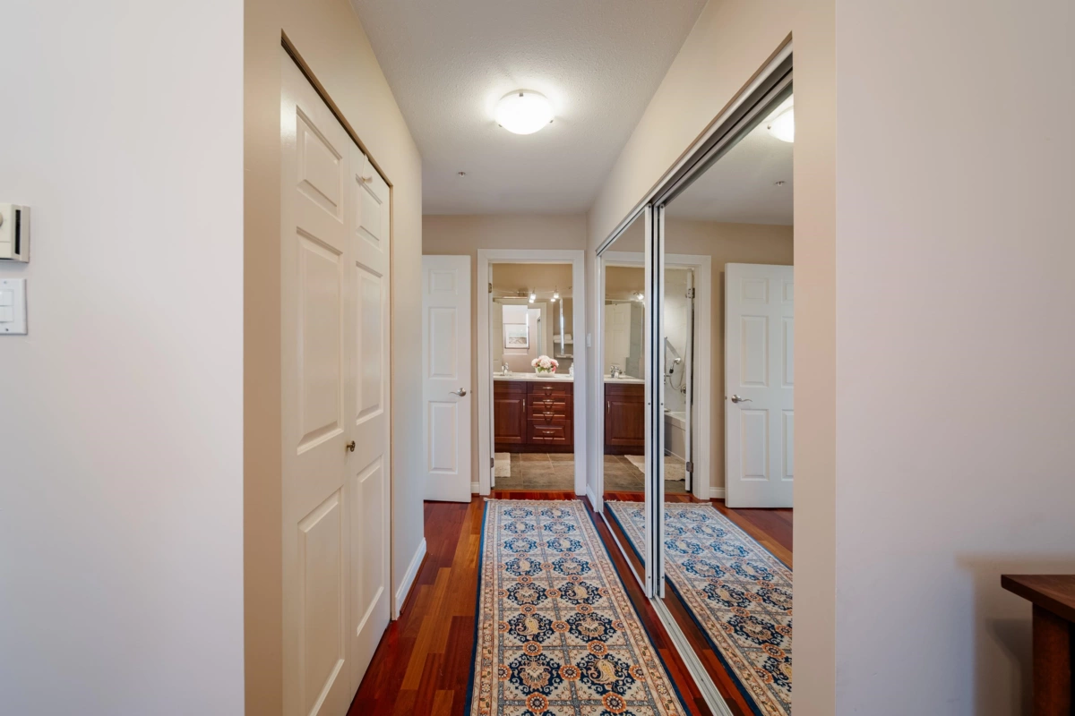 Mudroom Photo of PH3 865 W 15 Avenue, Vancouver, BC