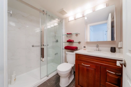 Guest Bathroom Photo of PH3 865 W 15 Avenue, Vancouver, BC