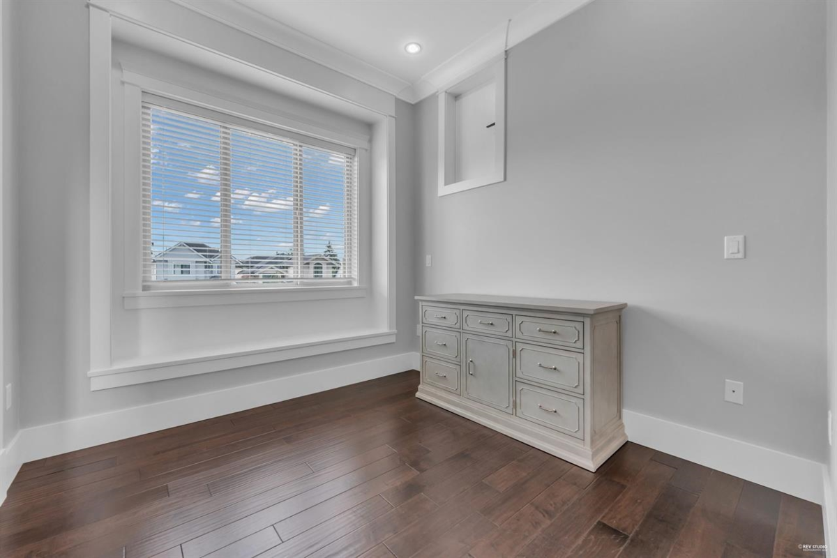 Garden / Landscaping Photo of 3471 Blundell Road, Richmond, BC