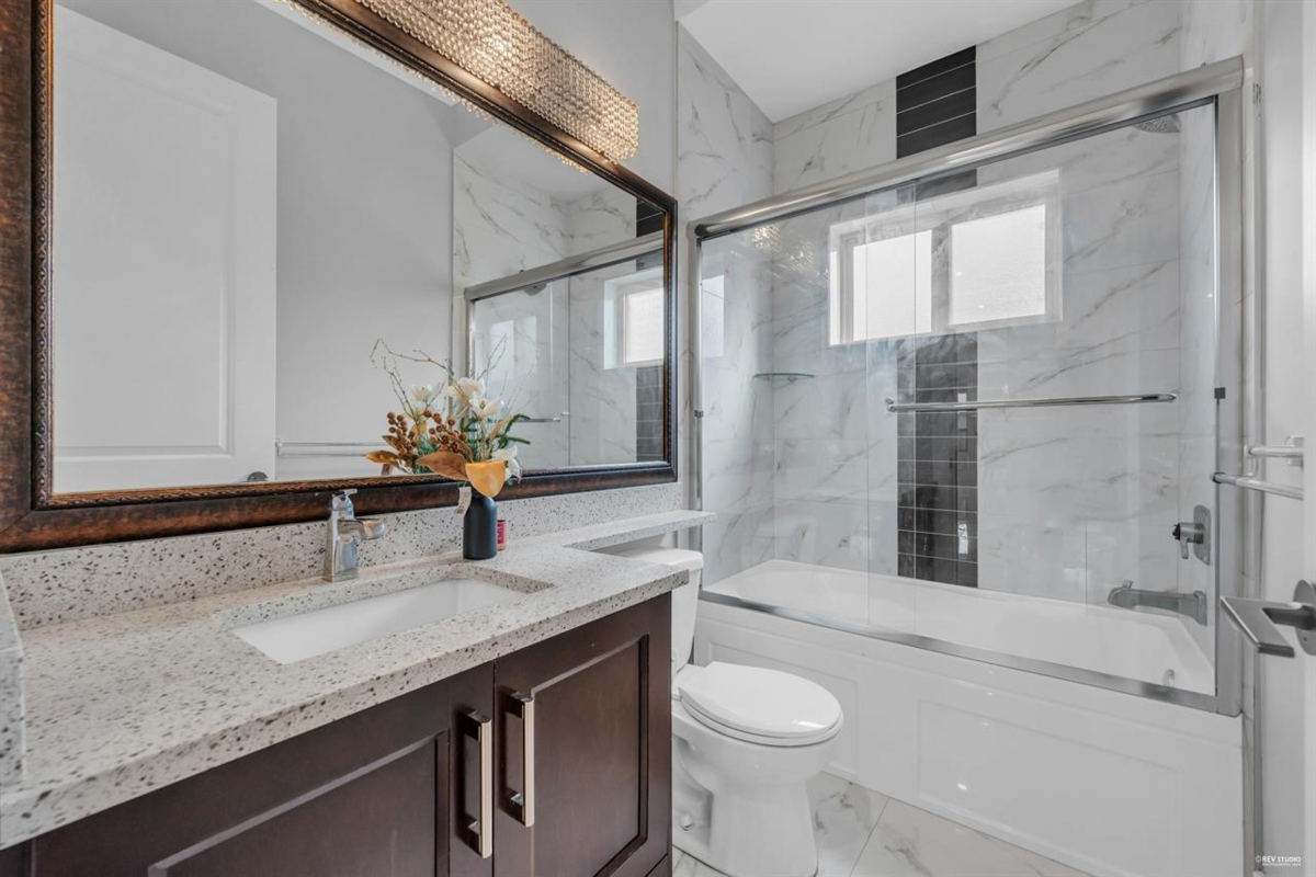 Laundry Room Photo of 3471 Blundell Road, Richmond, BC