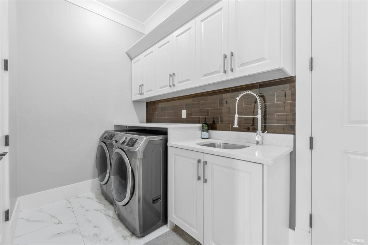 Mudroom Photo of 3471 Blundell Road, Richmond, BC