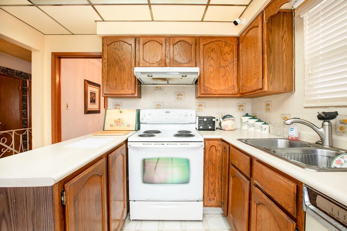 Bedroom 3 Photo of 2435 E 49th Avenue, Vancouver, BC