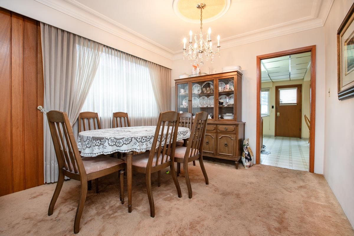 Breakfast Nook Photo of 2435 E 49th Avenue, Vancouver, BC