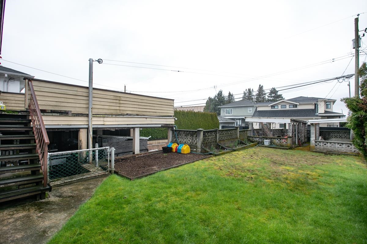 Family Room Photo of 2435 E 49th Avenue, Vancouver, BC