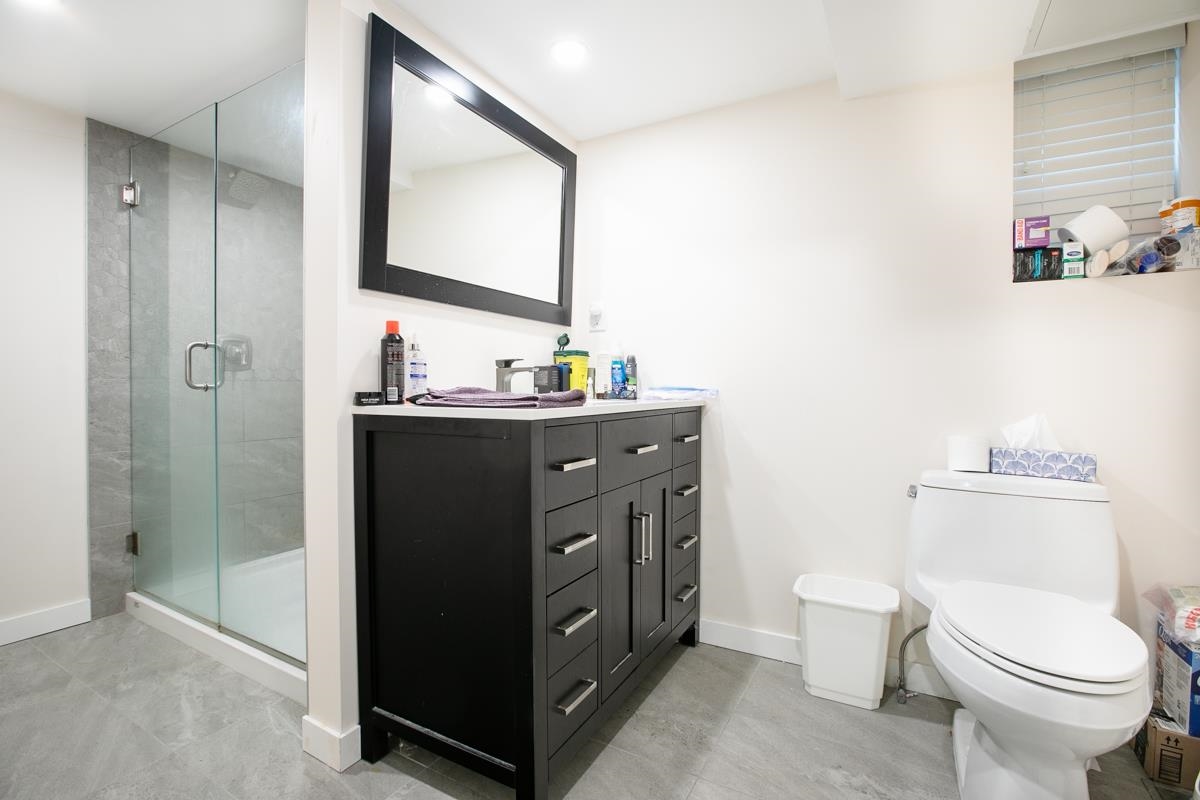 Hallway Photo of 2435 E 49th Avenue, Vancouver, BC