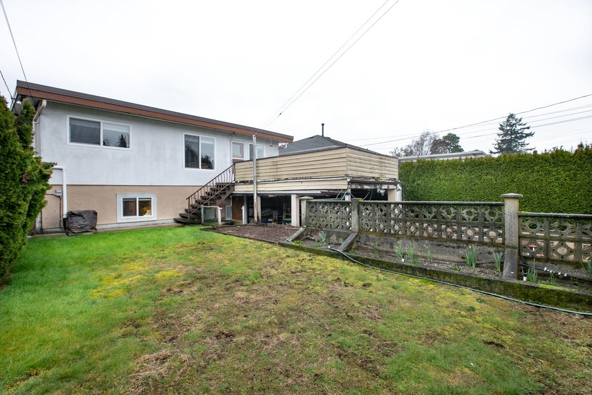 Living Room Photo of 2435 E 49th Avenue, Vancouver, BC