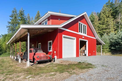 Hot Tub / Spa Photo of 2440 Sunshine Coast Highway, Roberts Creek, BC