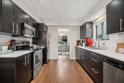 Kitchen Photo of 6103 172b Street, Surrey, BC