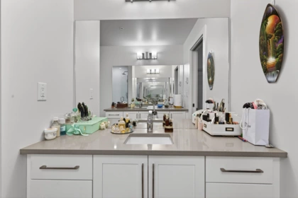 Primary Bathroom Photo of 504 2555 Ware Street, Abbotsford, BC
