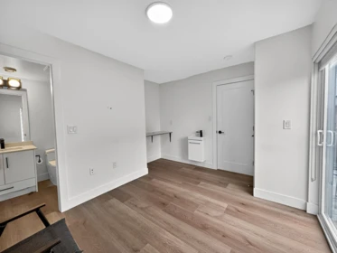 Primary Bathroom Photo of 30 12585 104a Avenue, Surrey, BC