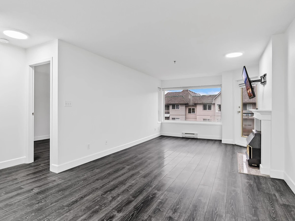 Living Room Photo of 410 33688 King Road, Abbotsford, BC