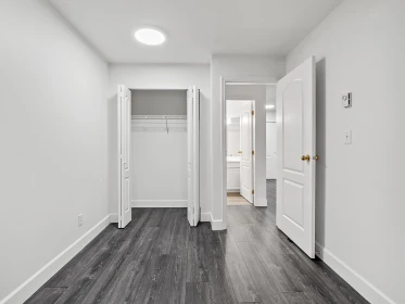 Hallway Photo of 410 33688 King Road, Abbotsford, BC