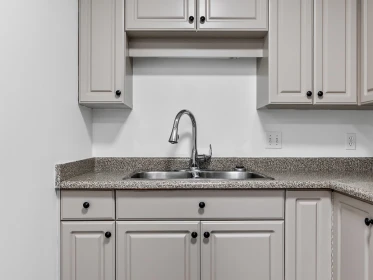 Kitchen Island Photo of 410 33688 King Road, Abbotsford, BC