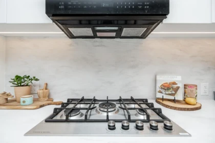 Kitchen Island Photo of 109 650 E 2nd Street, North Vancouver, BC