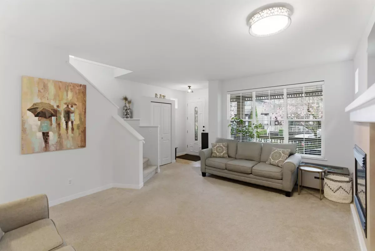 Dining Area Photo of 18468 66a Avenue, Surrey, BC