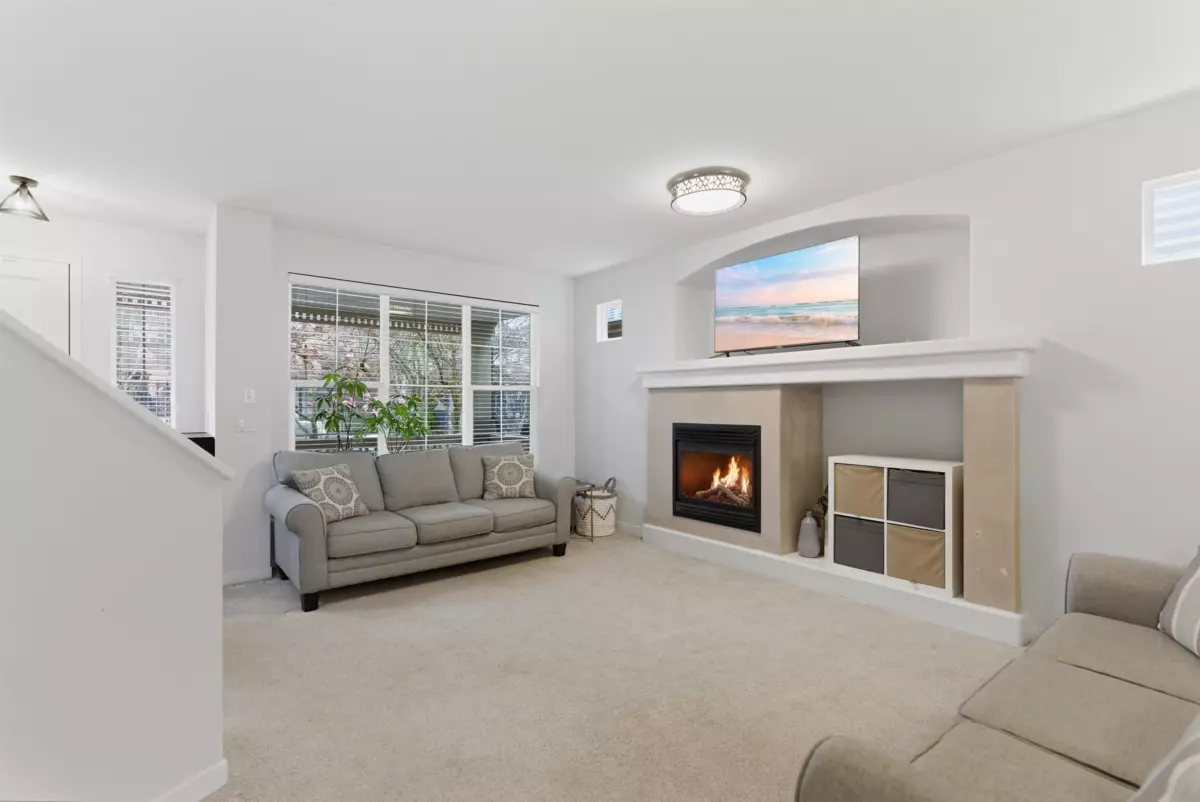 Family Room Photo of 18468 66a Avenue, Surrey, BC