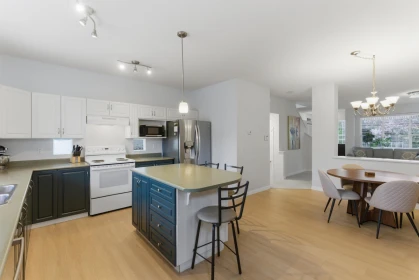 Breakfast Nook Photo of 18468 66a Avenue, Surrey, BC